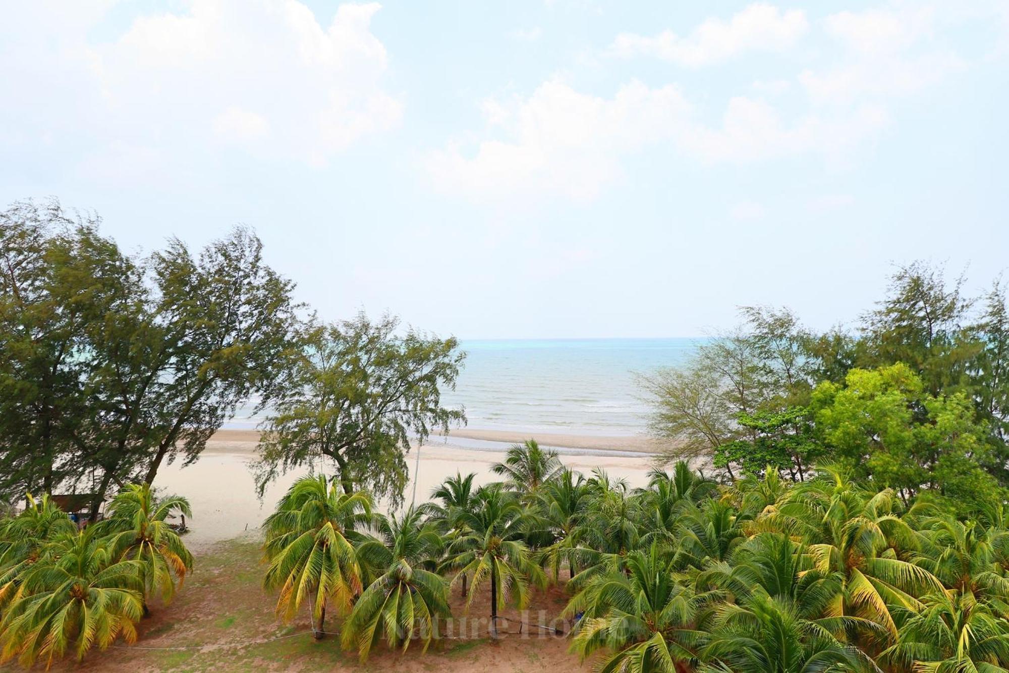 Nature Home 2 - Swiss Garden Resort Residences Beachfront Villa Kuantan Buitenkant foto